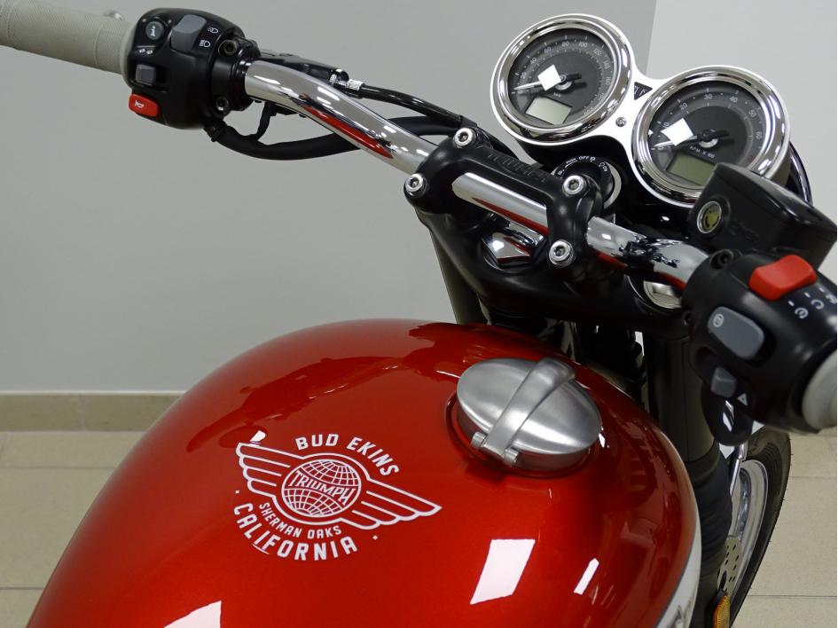 TRIUMPH BONNEVILLE T120 BUD EKINS