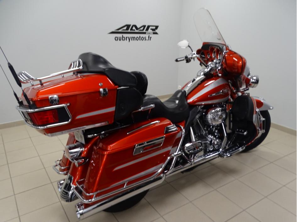 HARLEY-DAVIDSON TOURING ELECTRA GLIDE 1800 ULTRA CLASSIC CVO