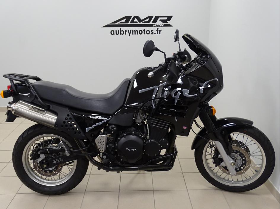 TRIUMPH TIGER 900