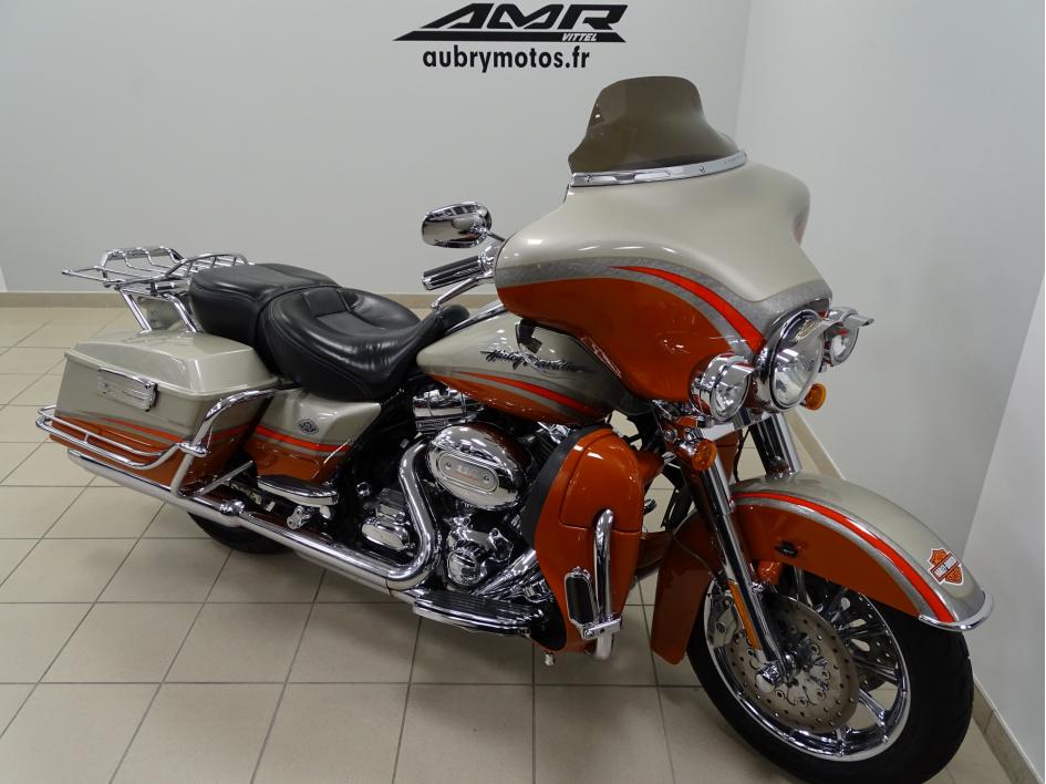 HARLEY-DAVIDSON TOURING ELECTRA GLIDE 1800 ULTRA CLASSIC CVO 105th 