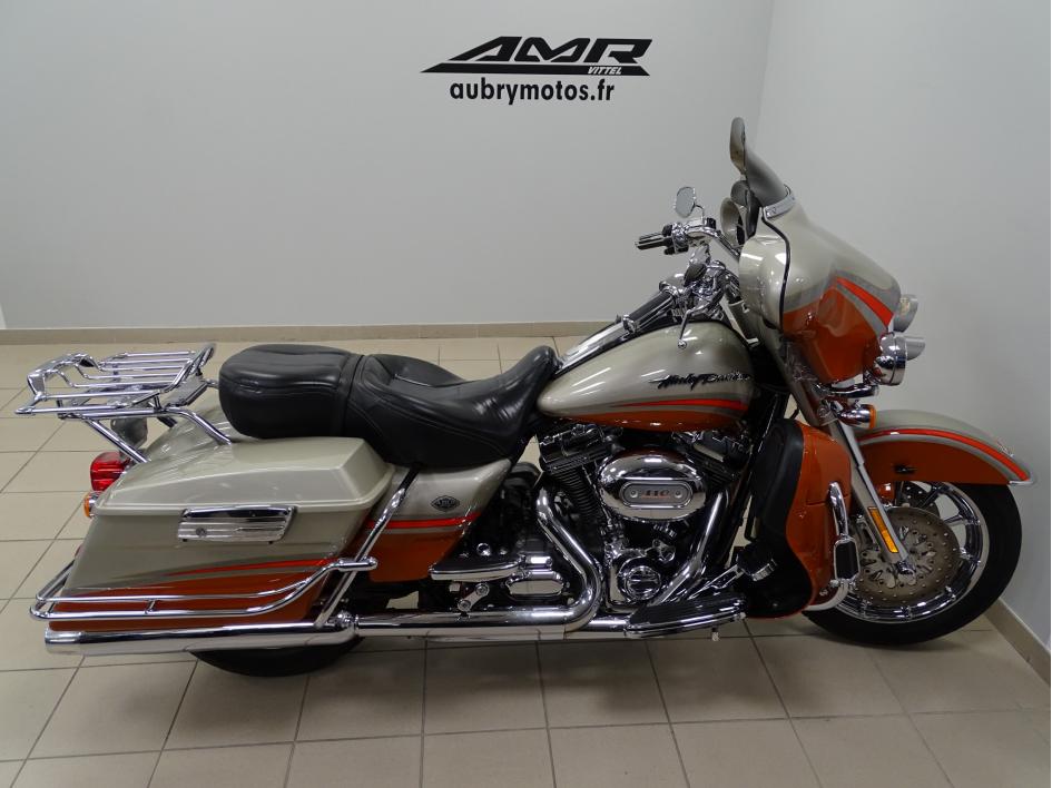 HARLEY-DAVIDSON TOURING ELECTRA GLIDE 1800 ULTRA CLASSIC CVO 105th 