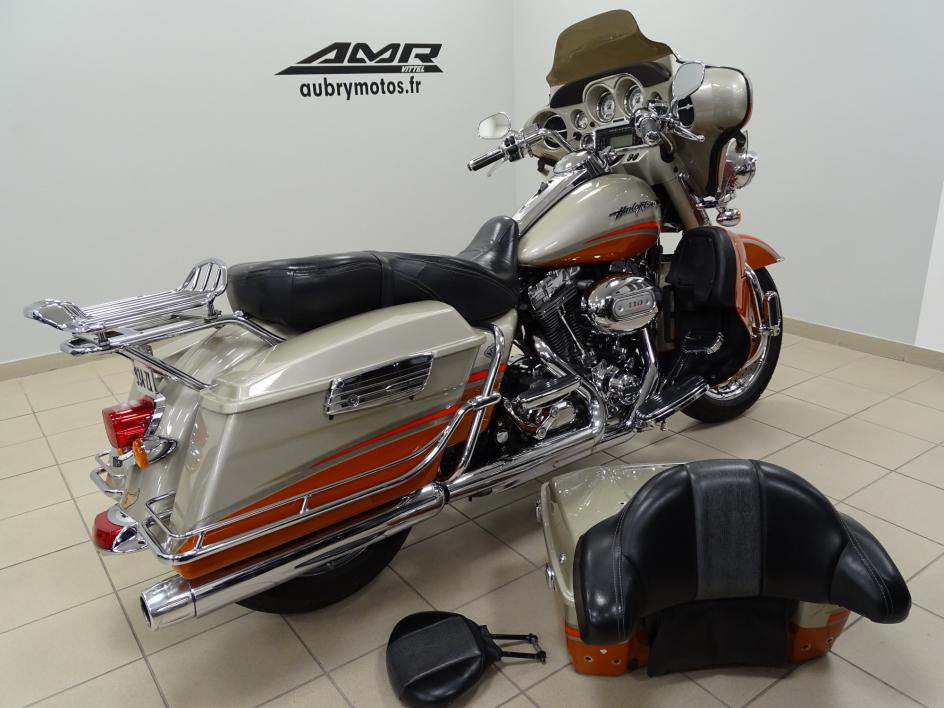 HARLEY-DAVIDSON TOURING ELECTRA GLIDE 1800 ULTRA CLASSIC CVO 105th 